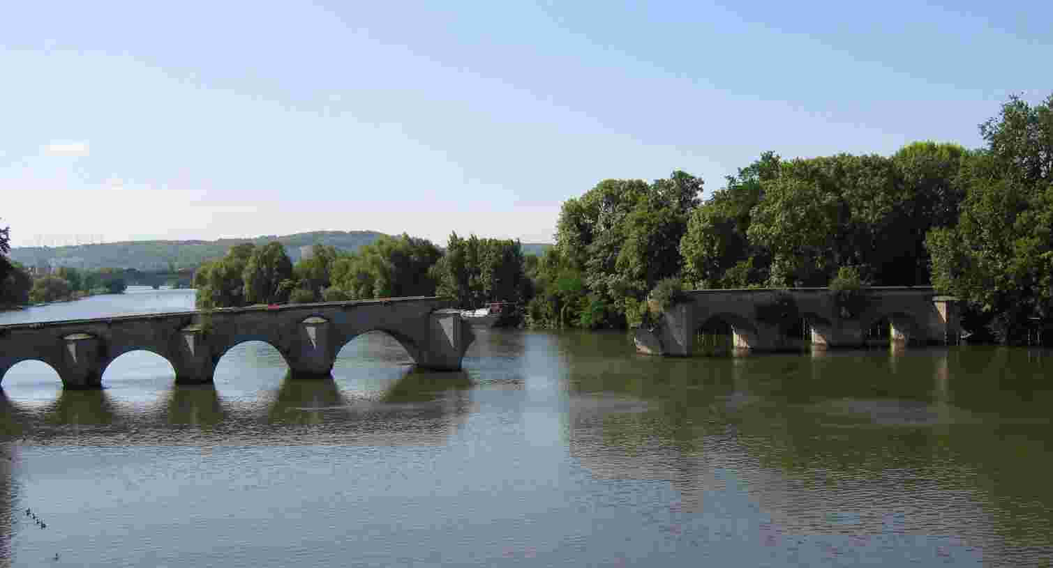 Mantes la Jolie - die alte Brücke über die Seine 